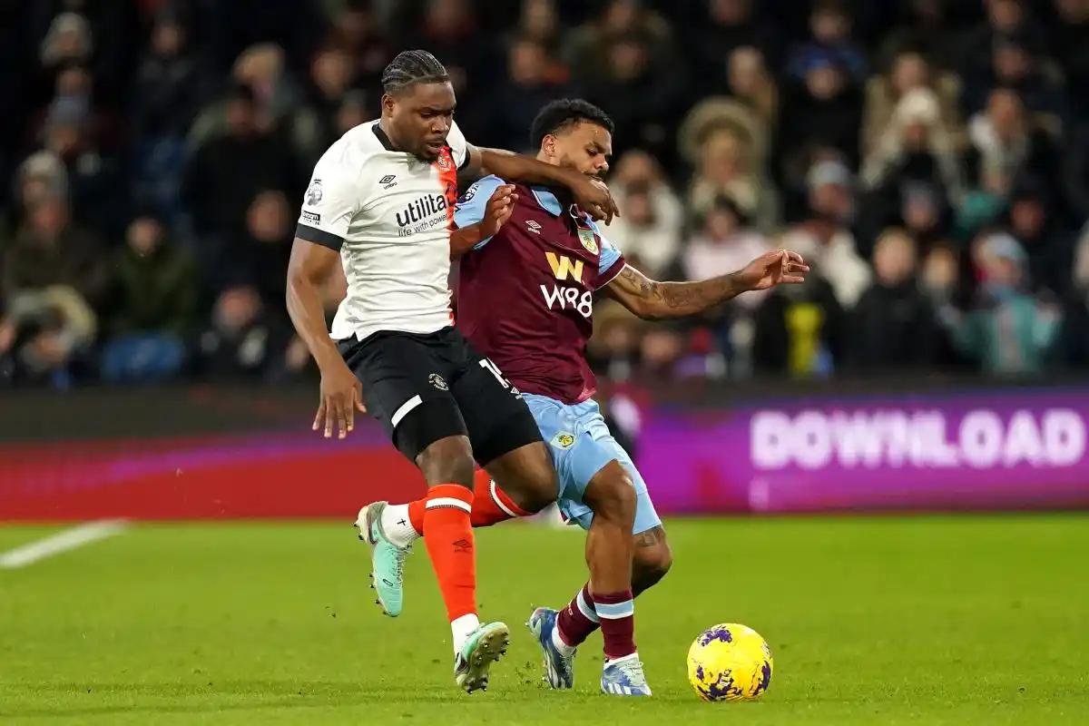 比利亚雷亚尔迎英超关键赛,加时末段防线松动,底气十足,纪律约束更严格(比利亚雷亚尔) 比利亚雷亚尔迎英超关键赛,加时末段防线松动,底气十足,纪律约束更严格(比利亚雷亚尔)