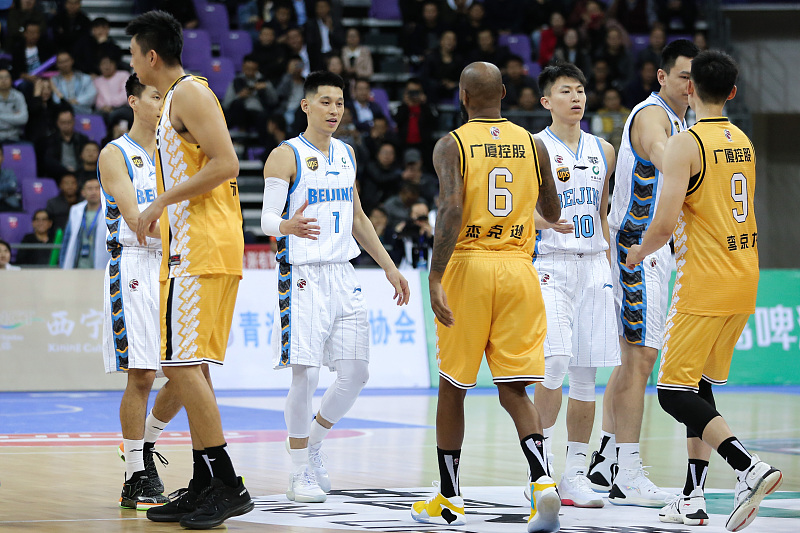 关于芝加哥公牛训练开放日，今夜绝杀压哨引欢呼，法国杯在即，医务组通报恢复的信息