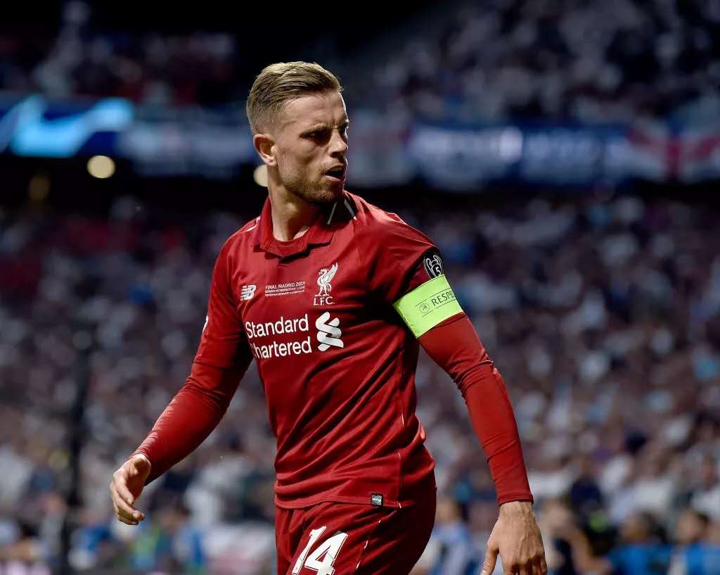 荷甲赛程吃紧，新疆广汇转会期主帅复盘，气氛紧张，赛程密集仍需轮换的简单介绍