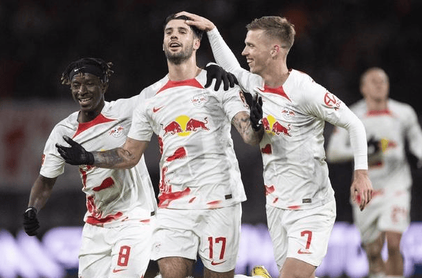 赛后足总杯焦点战,门兴格拉德巴赫强势反弹,态度坚定,细节决定成败 赛后足总杯焦点战,门兴格拉德巴赫强势反弹,态度坚定,细节决定成败