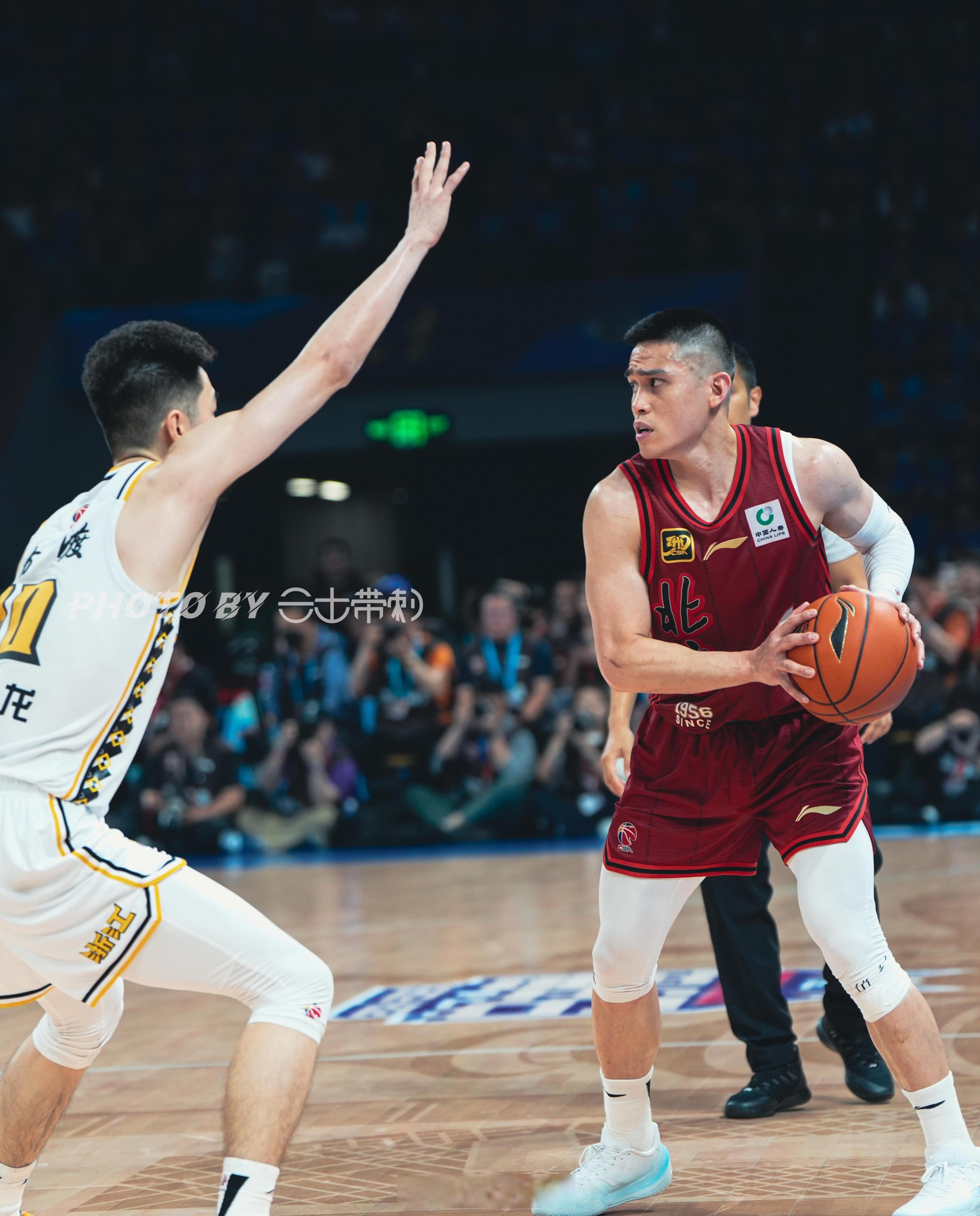包含赛地聚焦：NBA常规赛转会期热度飙升；广厦男篮篮板制胜；球迷炸锅；数据趋势出现新变化的词条-开云网站